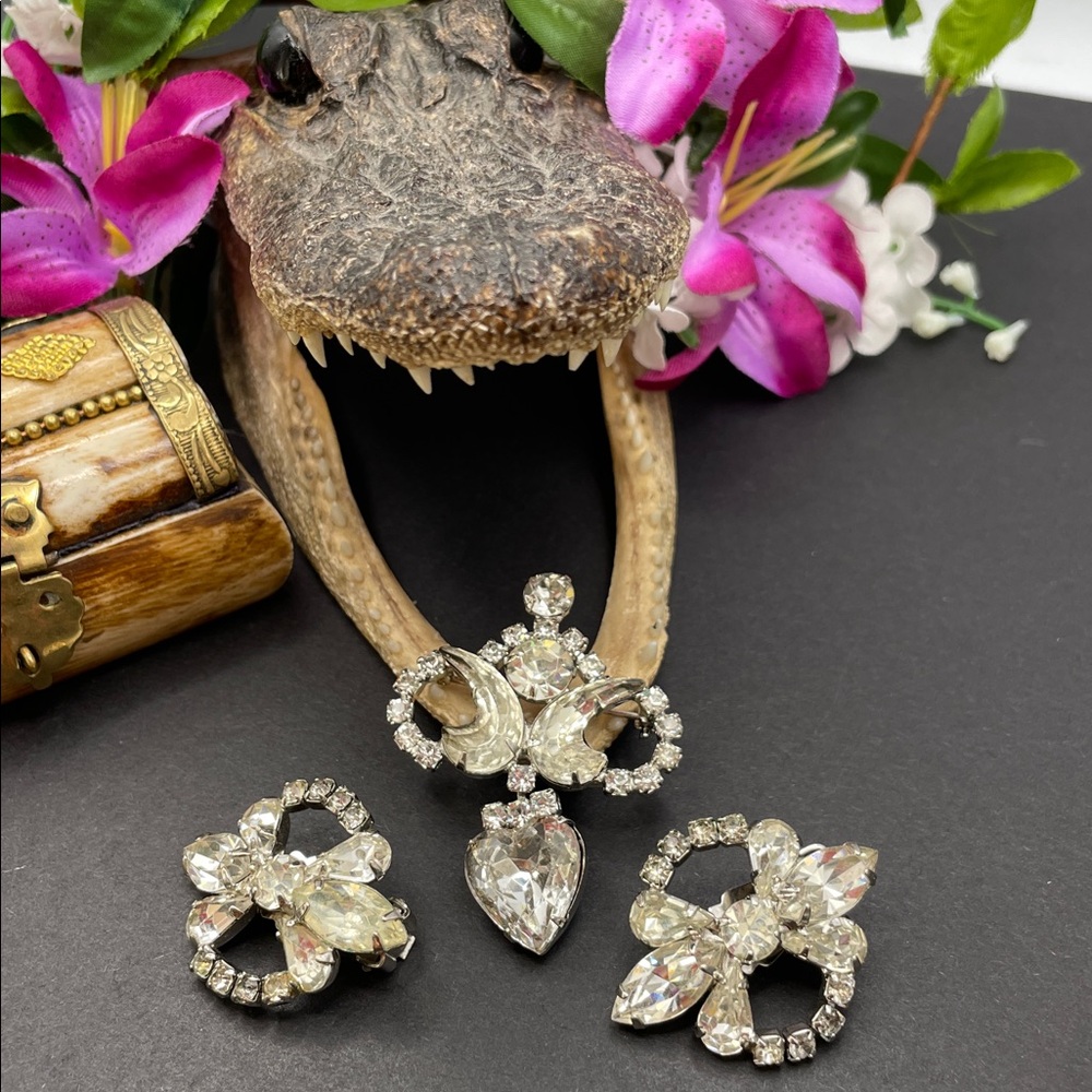Clear rhinestone dangle heart and earring set vintage
